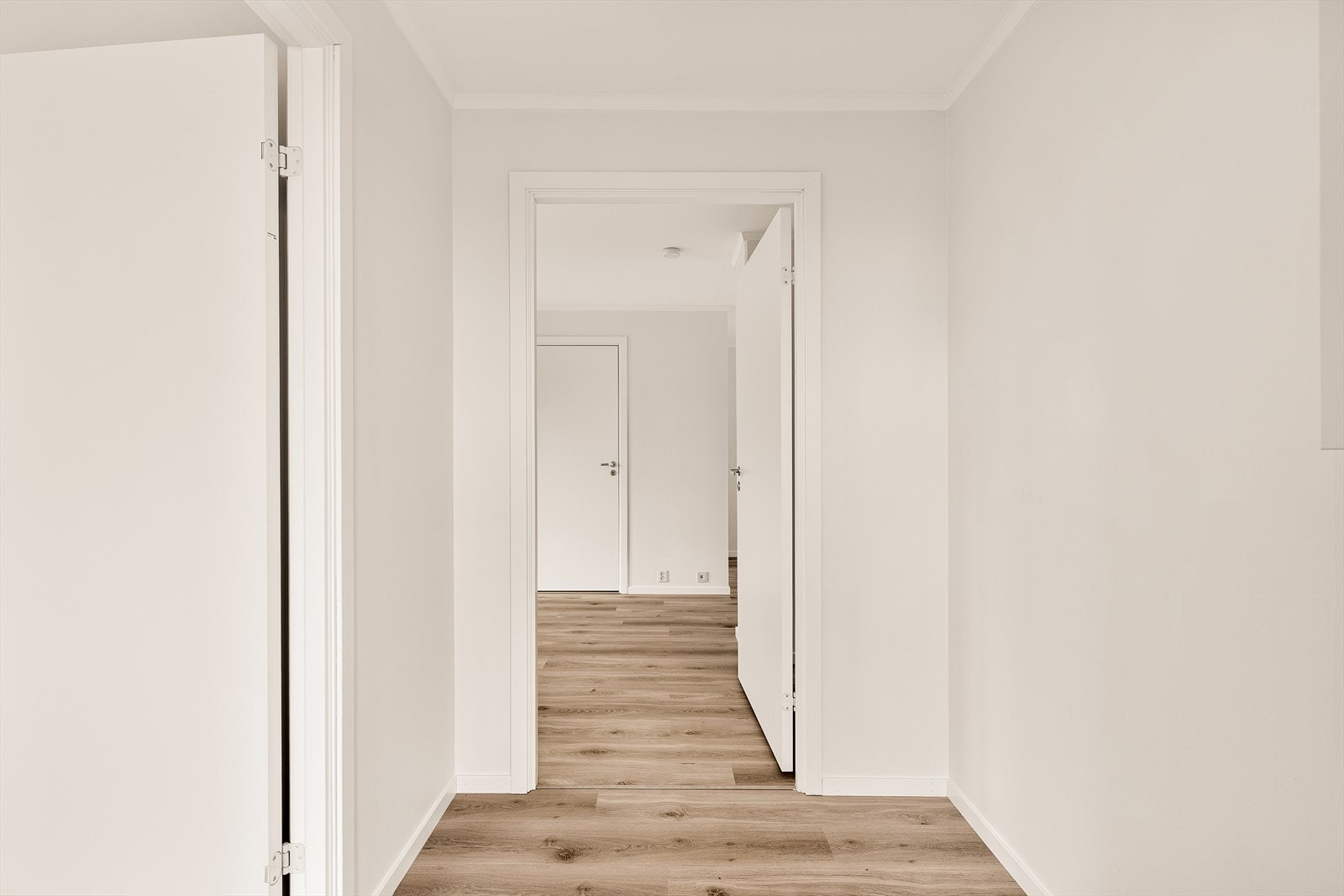 Gangen binder sammen soverommene med badet og oppholdsrommene. Galleribilde