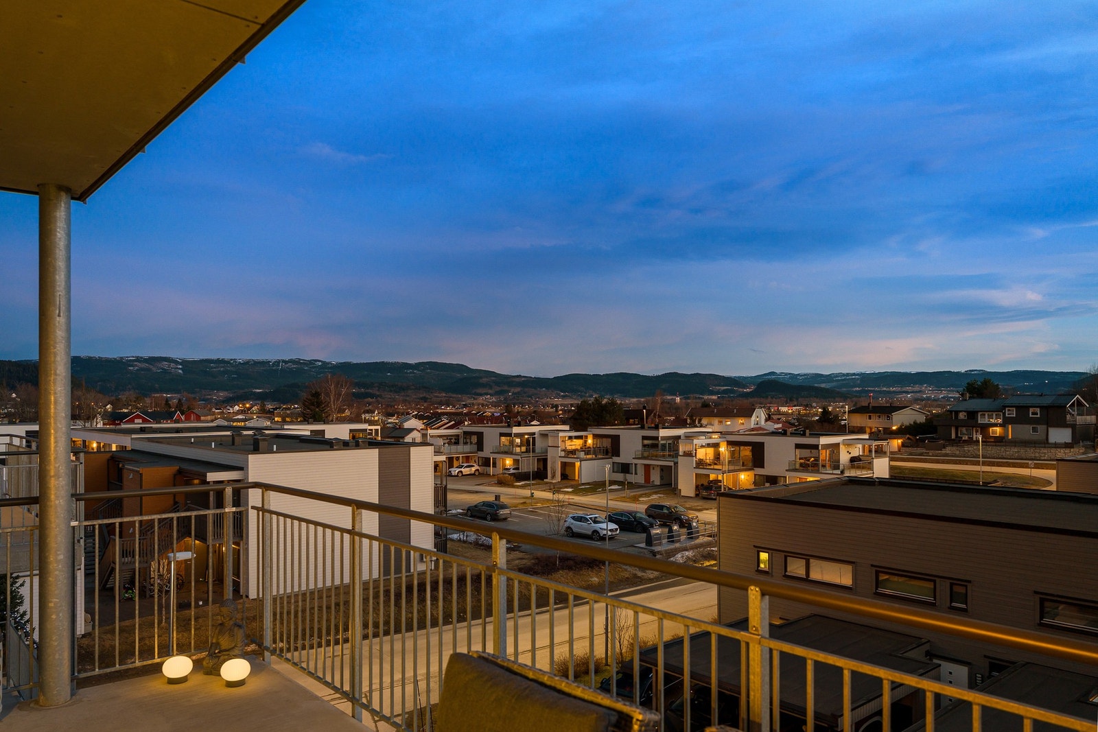 Velkommen til Stemorkroken 49 - Kontakt megler på 918 50 709 / morten.kjelsberg@em1.no dersom det ønskes privatvisning. Foto: Nonstad foto. Galleribilde