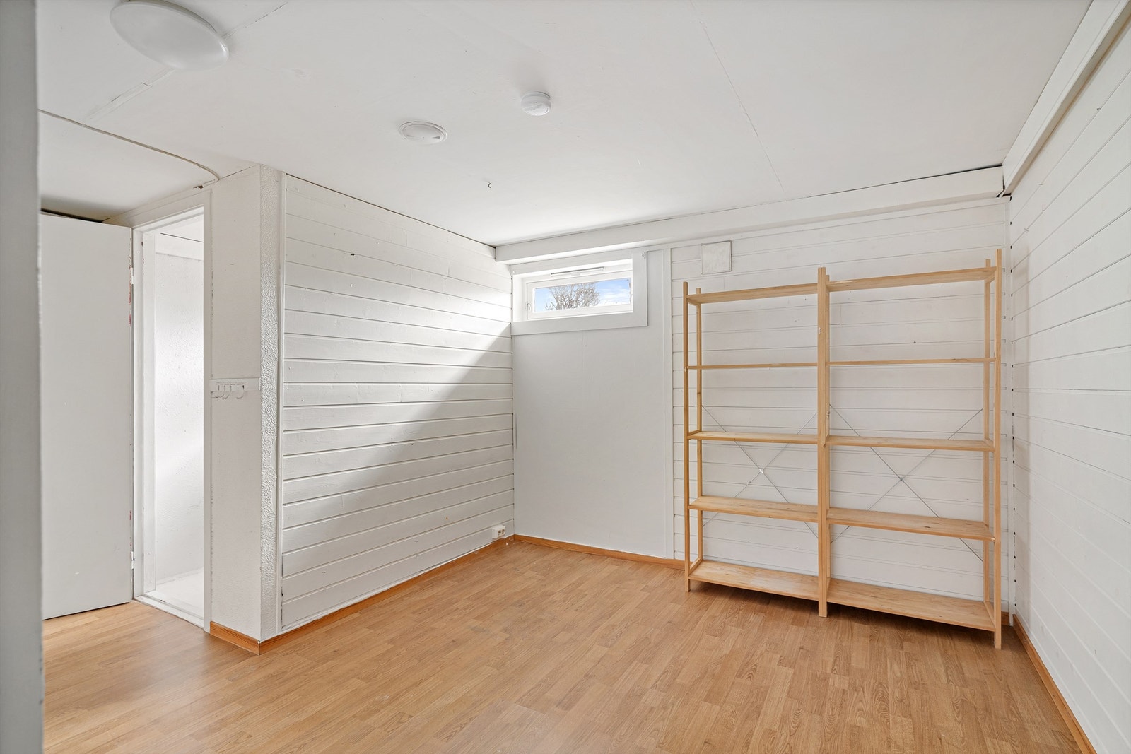 Bod i kjeller. Galleribilde