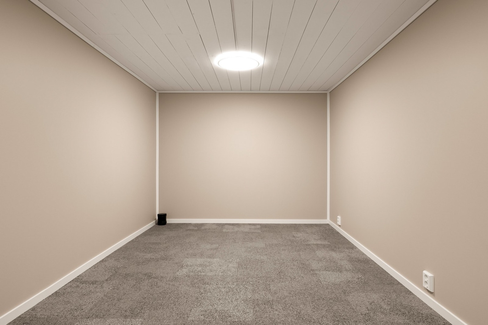 Romslig og fleksibelt allrom med flere bruksmuligheter Galleribilde