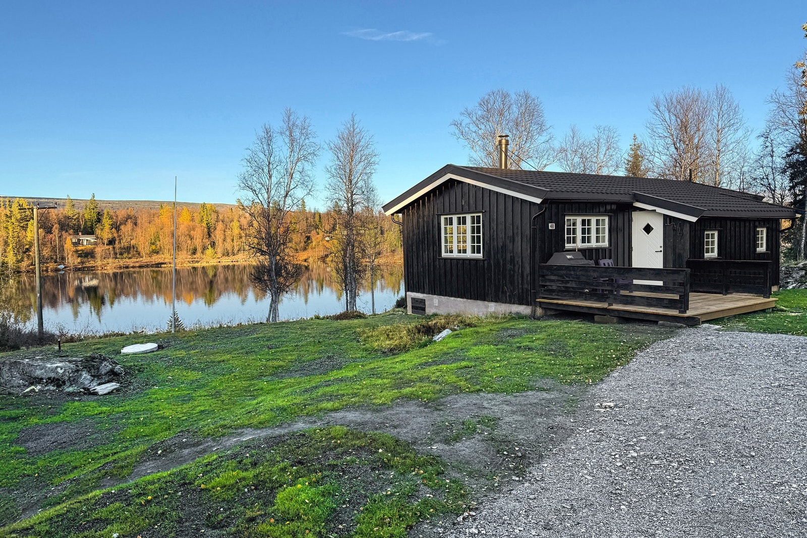 EIE Fjellmegleren v/Hege M. Moen har gleden av å presentere Heimskardvegen 48 - En meget delikat hytte med en varm og innbydende fjellfølelse. Galleribilde