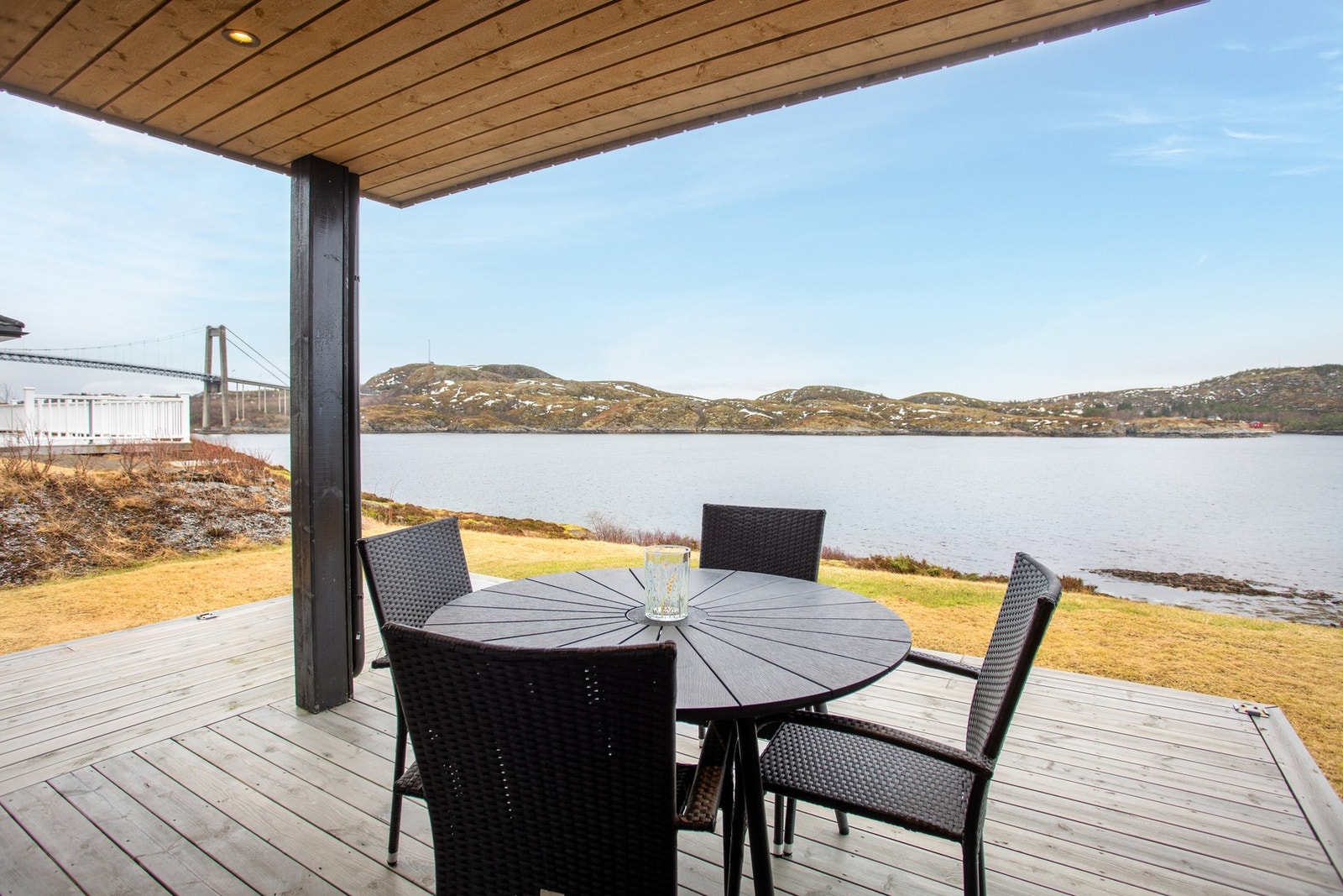 Skyvedør ut til terrasse på 15 kvm. Galleribilde