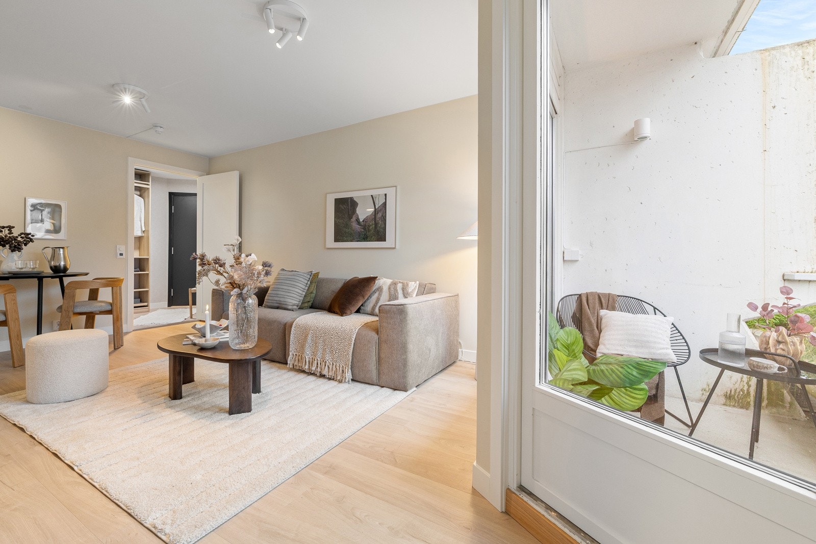 Gulvvarme i alle gulv utenom soverom. Nye gulv og overflater i 2025. Galleribilde