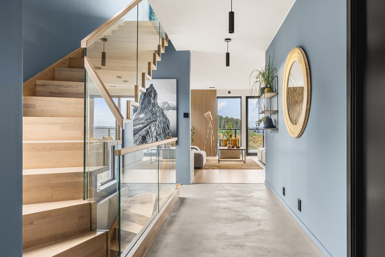 Boligen har gjennomgående lyse og behagelige farger. Galleribilde