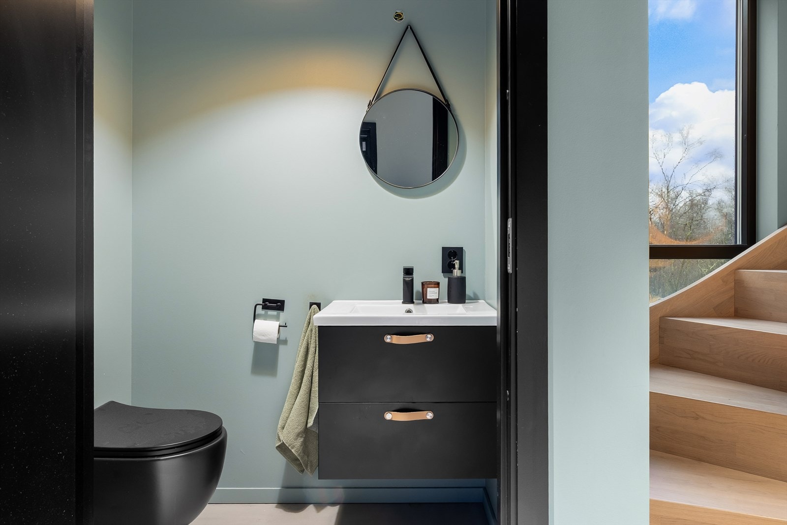 Praktisk WC i hovedetasjen. Galleribilde