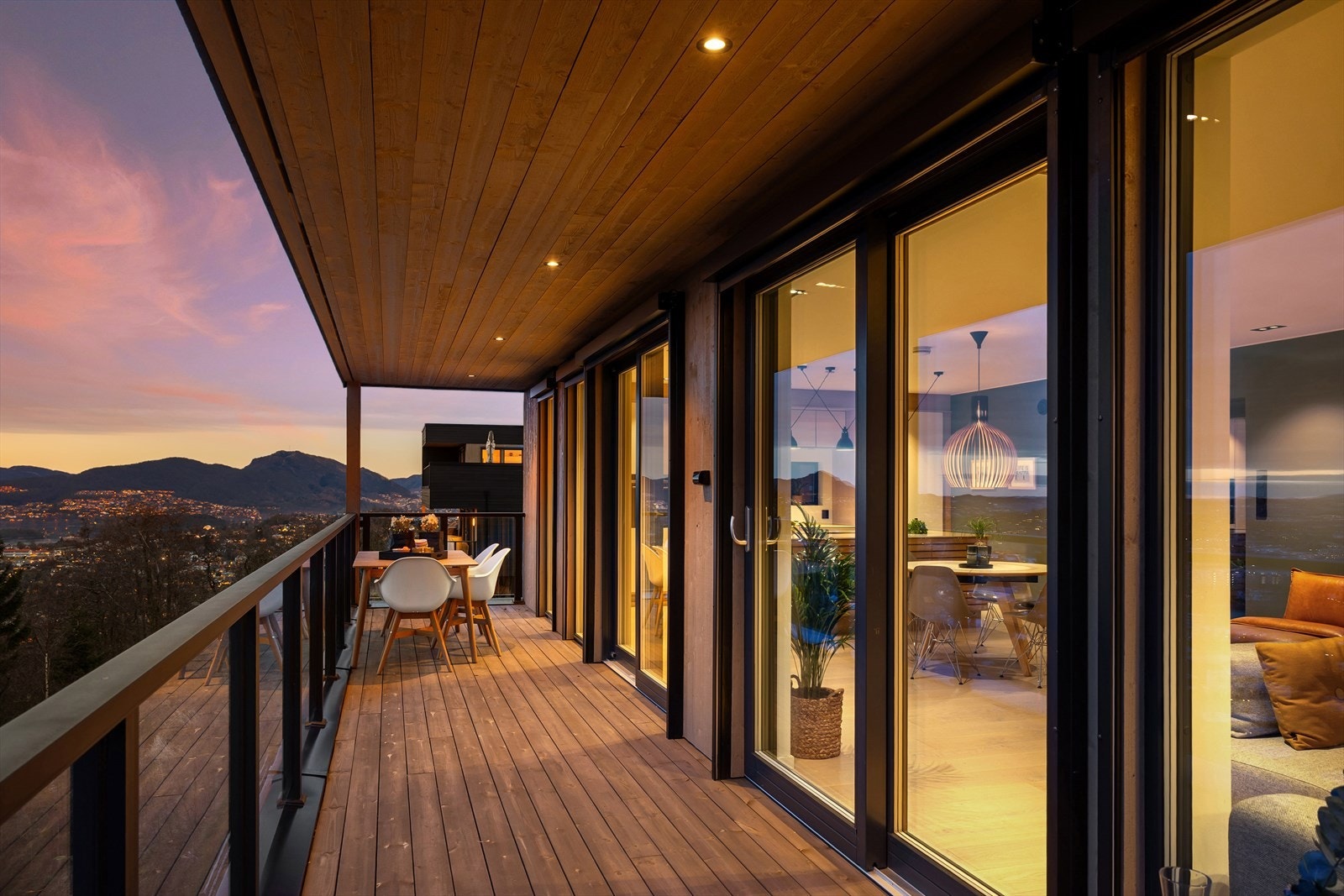 Balkongen er på 21 m² og har fantastisk utsikt! Galleribilde