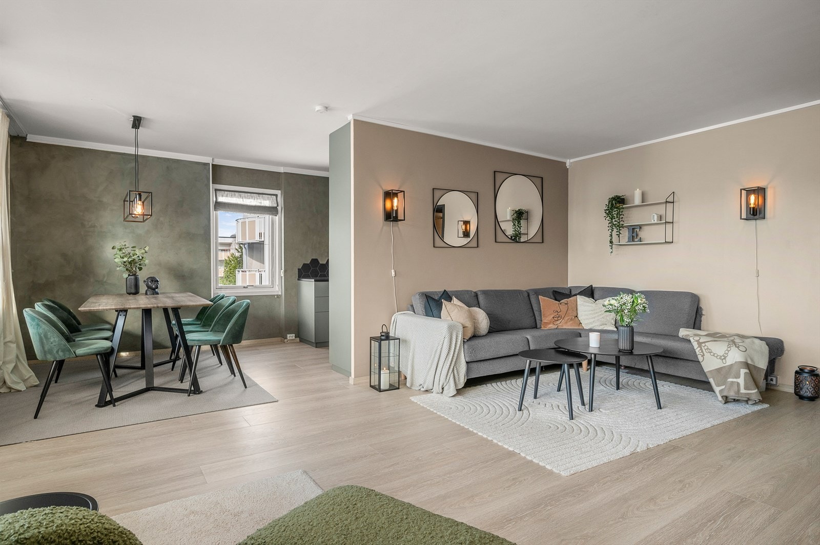 Velkommen til Midteggen 4A - En innholdsrik 3-roms leilighet i toppetasje med hjørnebeliggenhet. Foto: Harald Wanvik. Galleribilde