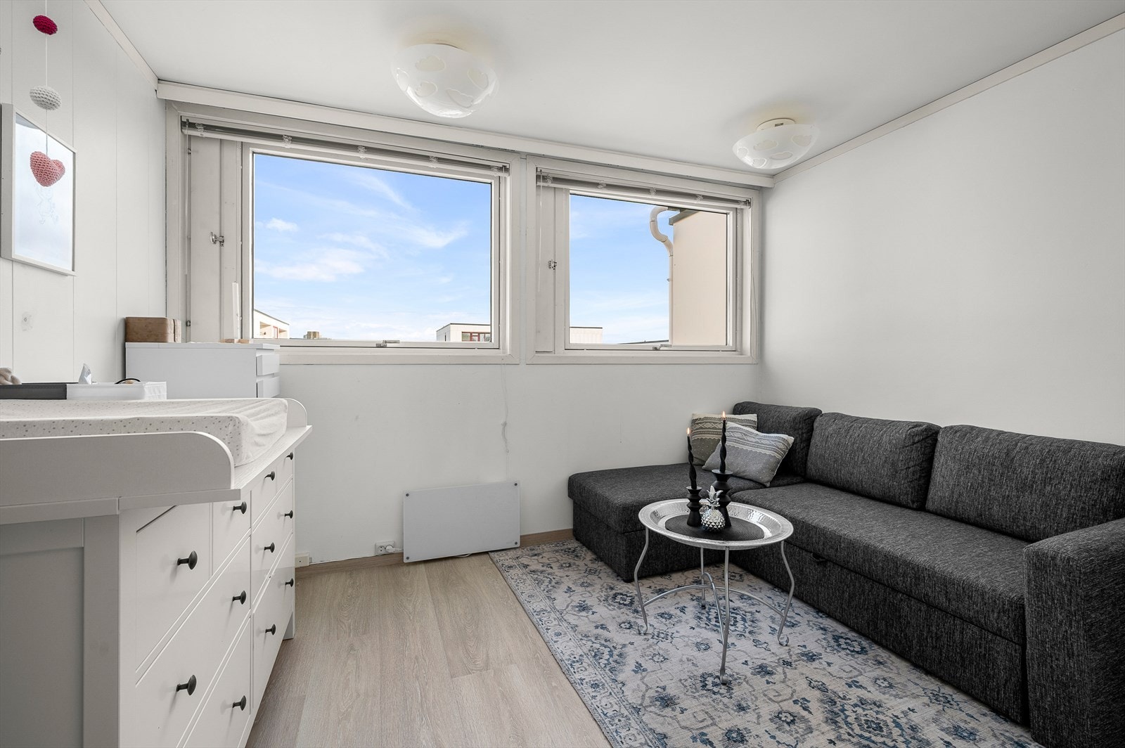 Leilighetens andre soverommet på 12 m² med flere muligheter for møblering og bruk. Galleribilde