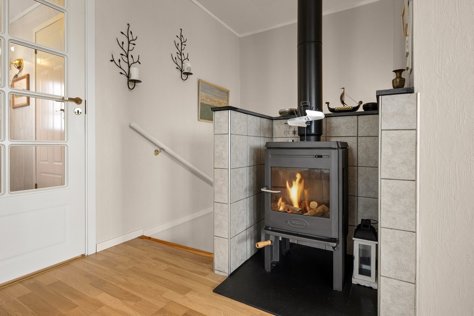 Vedovnen bidrar med både varme og atmosfære på kalde dager. Galleribilde