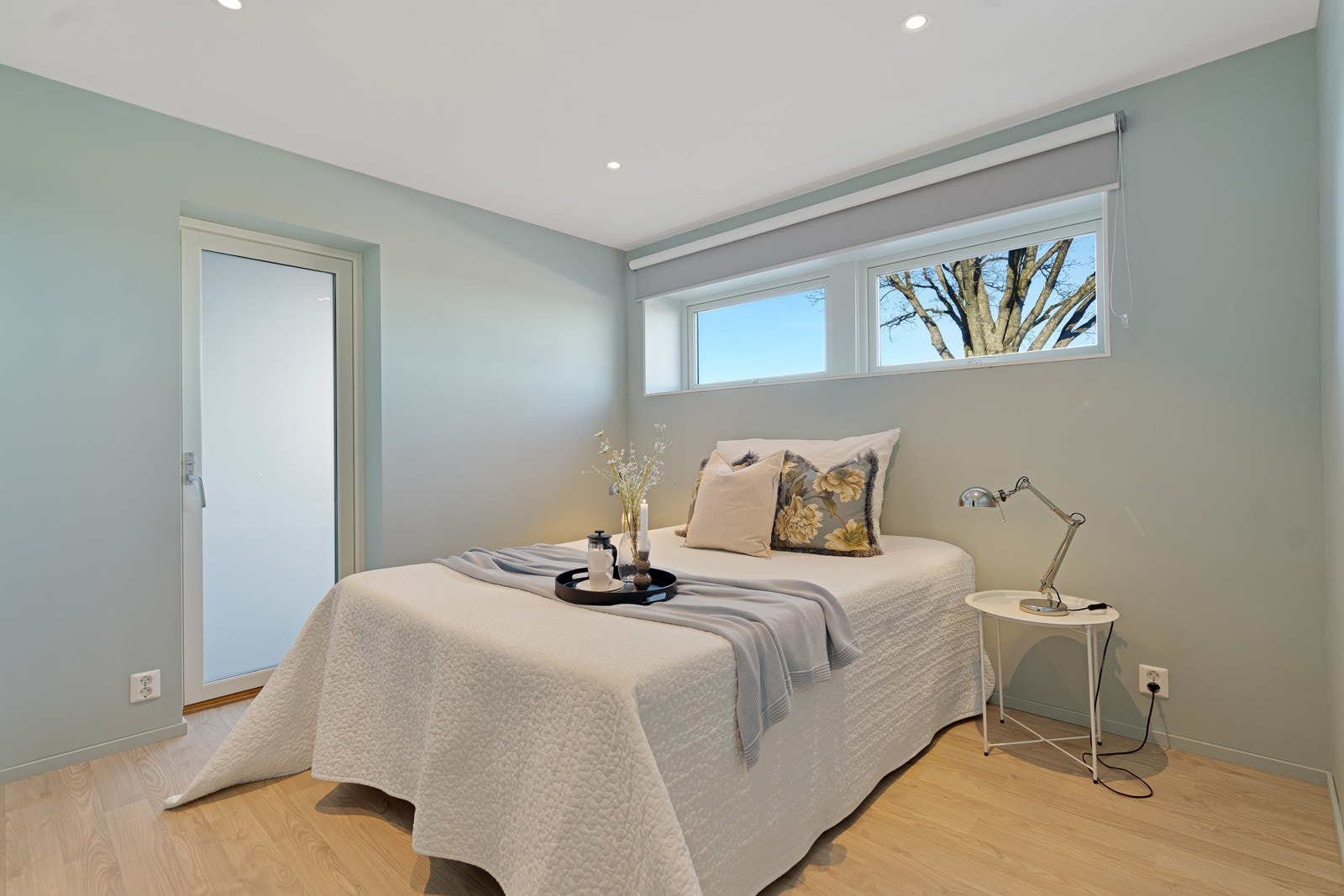 Soverom nr 1 av 2 i underetasjen Galleribilde