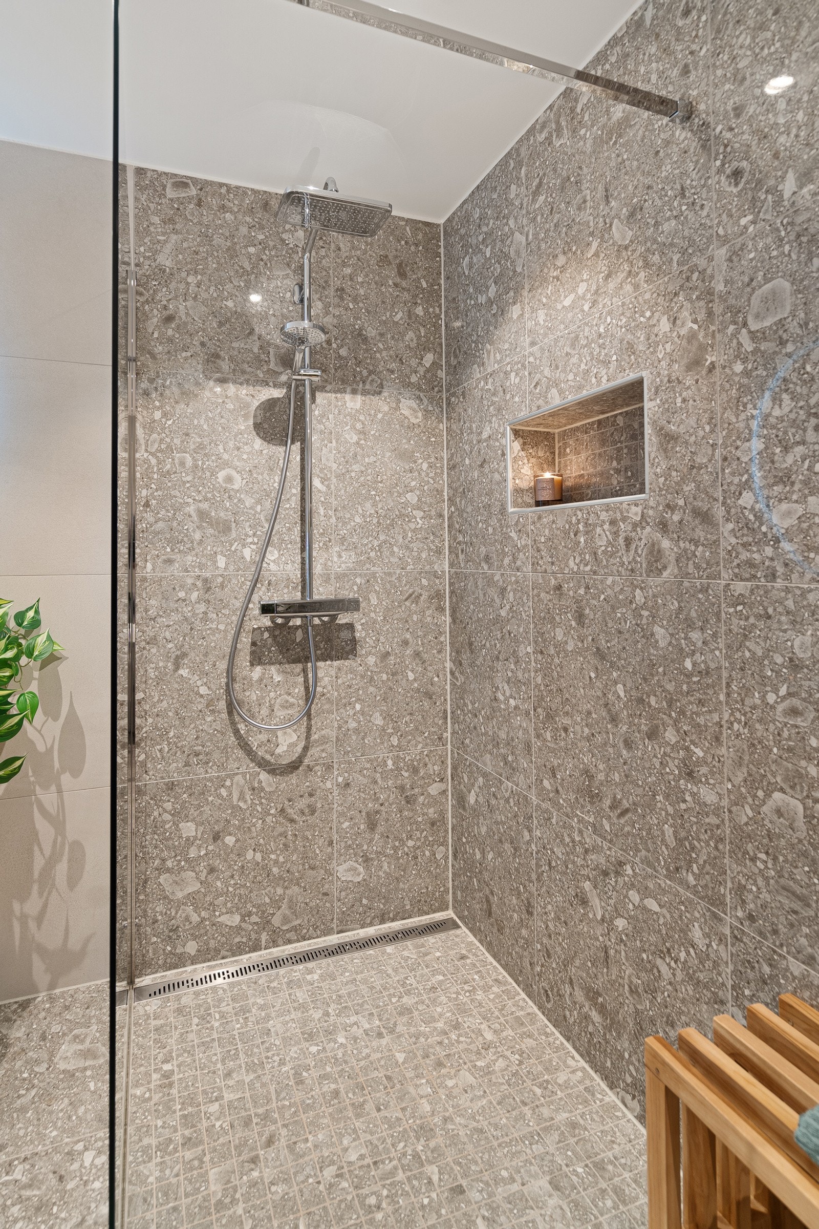 Stor og god dusj Galleribilde