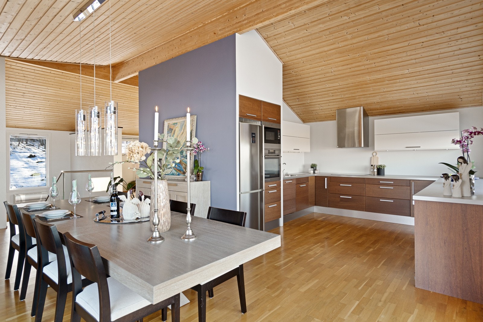 Spiseplassen ligger i tilknytning til kjøkkenet Galleribilde