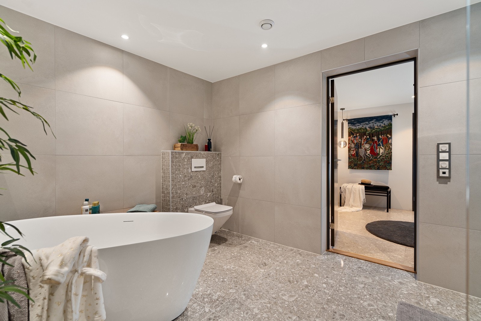 Veggmontert toalett Galleribilde