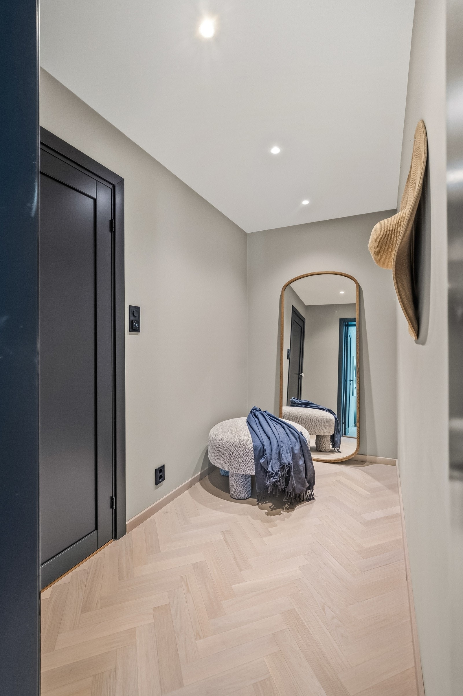 Omkledningsrommet har god plass til gaderobeinnredning. Galleribilde