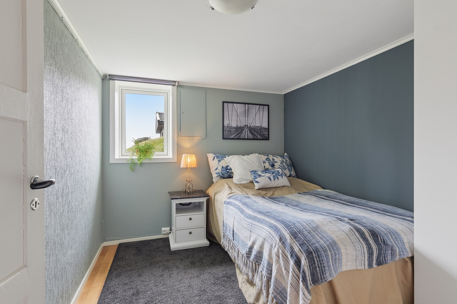 Tilleggsdel innredet som soverom/sovealkove. Se pkt. ferdigattest. Galleribilde