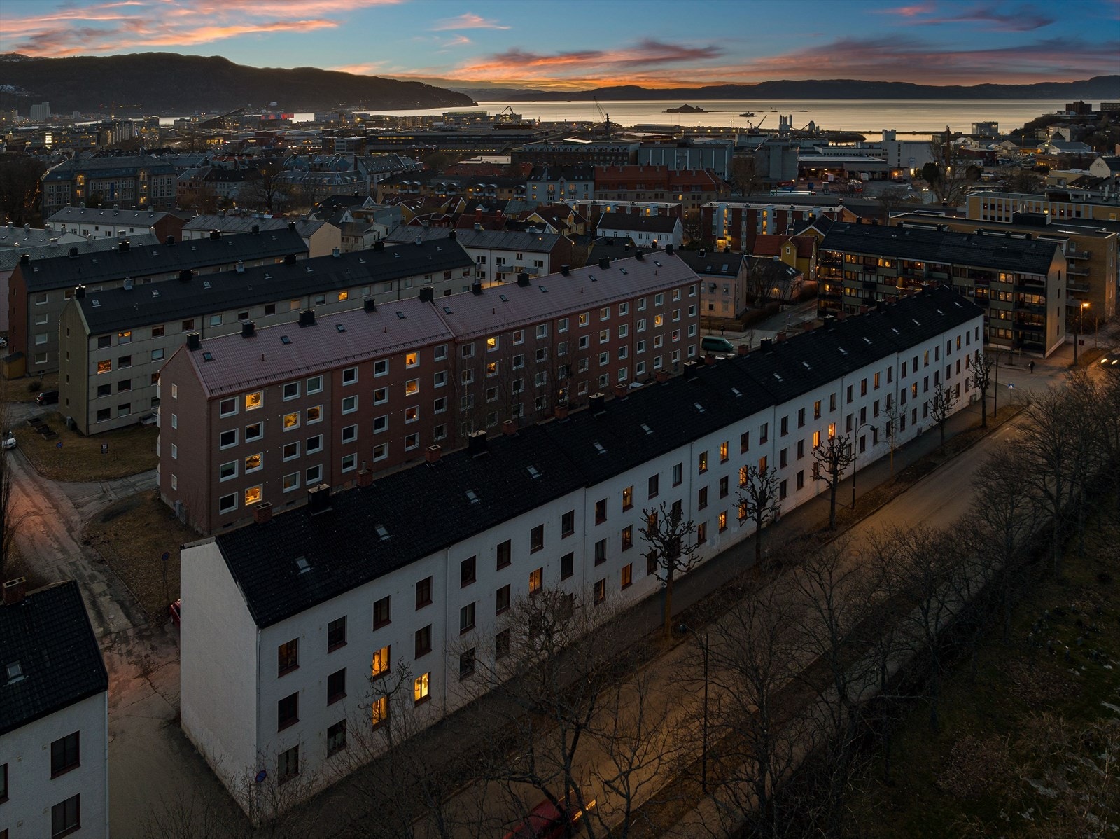 Her bor du i et populært og veldrevet sameie, perfekt for unge voksne, studenter og urbane livsnytere som ønsker en sentral og praktisk hverdag. Galleribilde