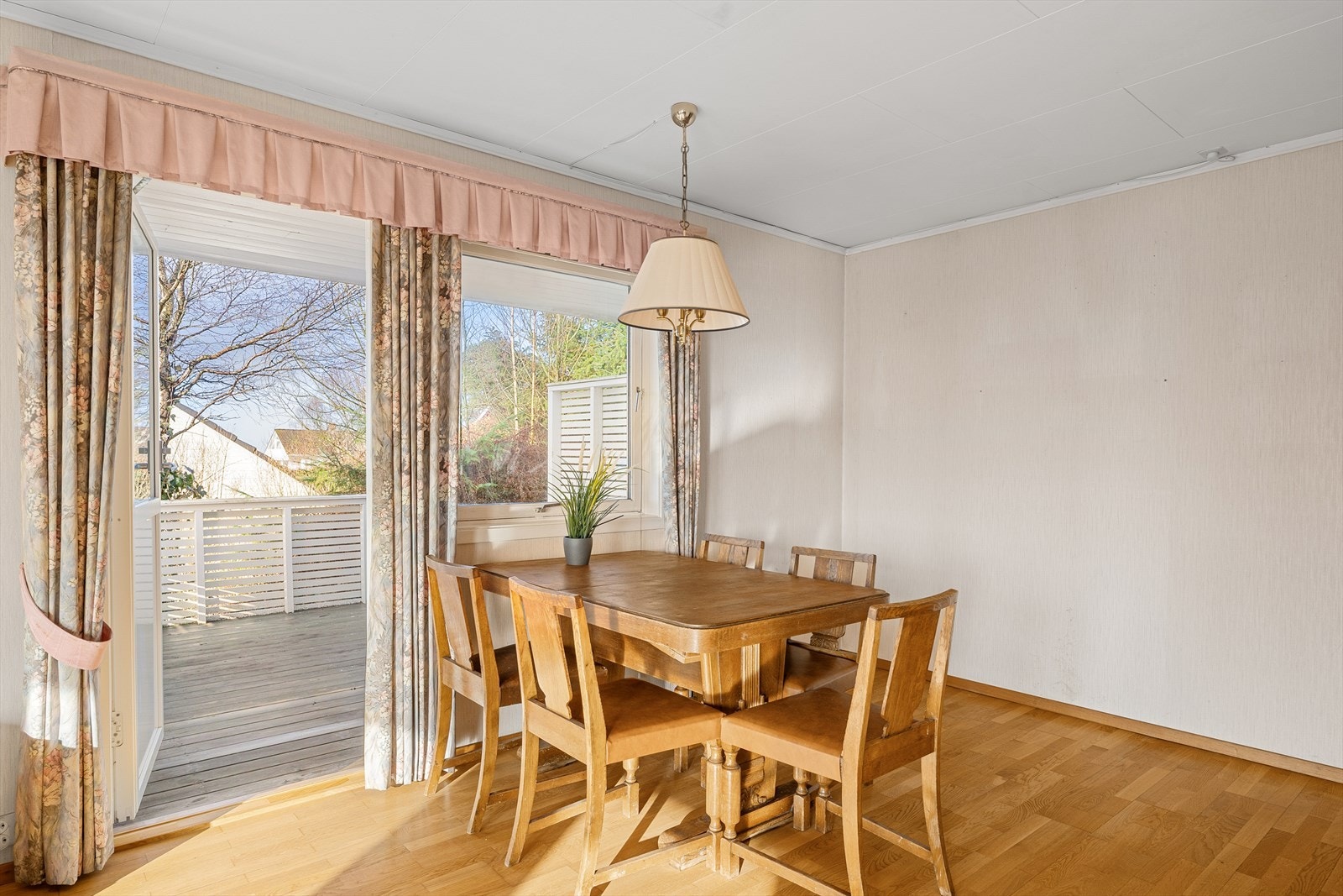 Spisestue 01 Galleribilde