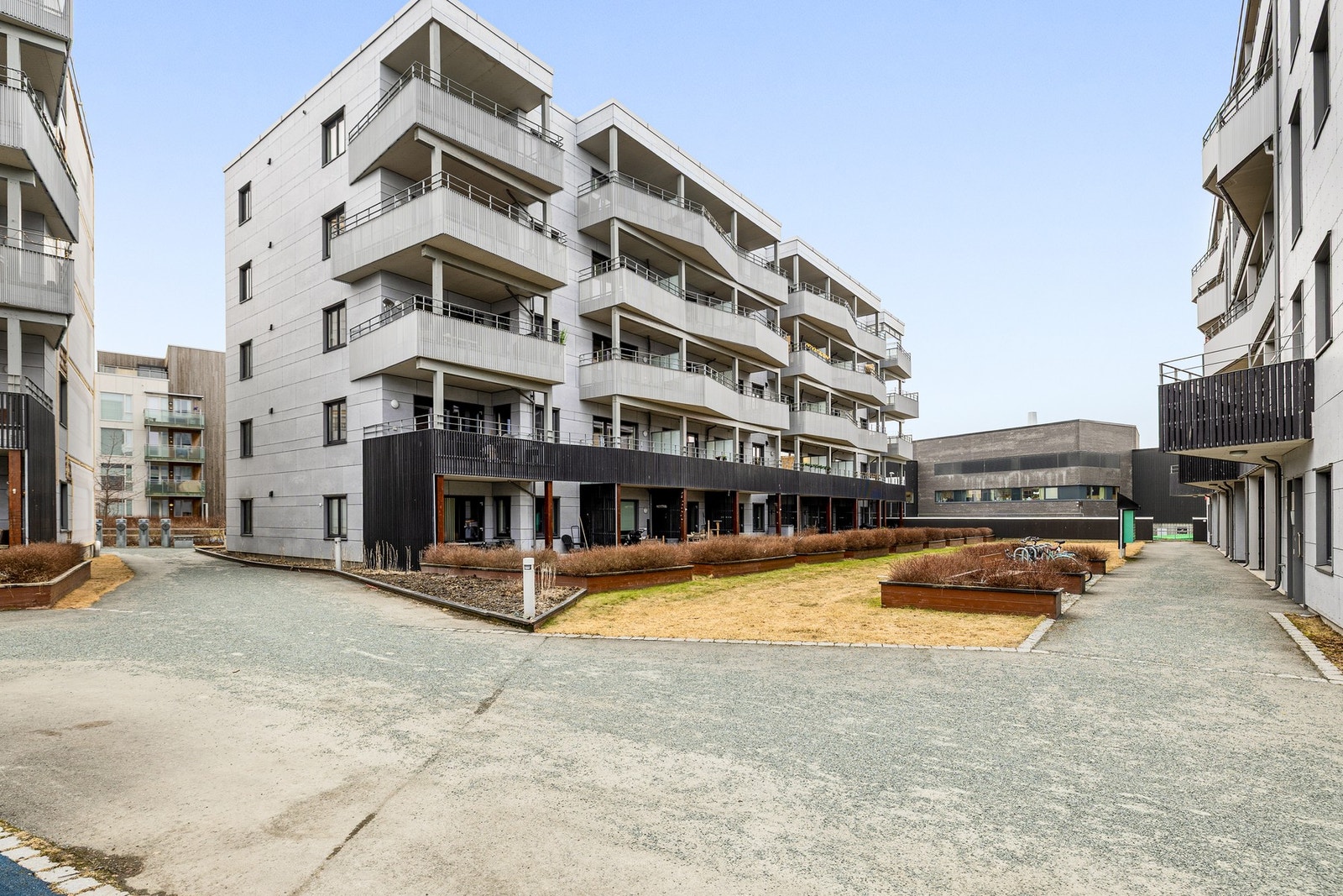 Sameiet har pent opparbeidede fellesarealer. Galleribilde