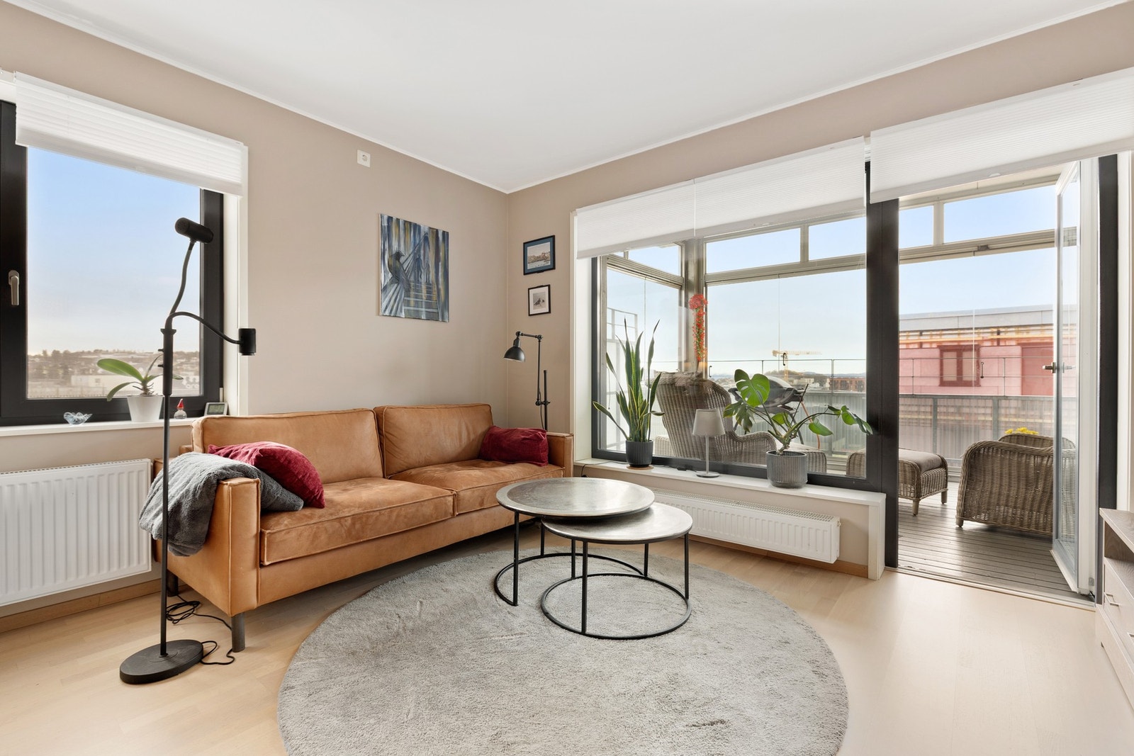 EiendomsMegler 1 v/Anton Kopreitan har gleden av å presentere Julianus Holms Veg 58 - En flott beliggende 3-roms endeleilighet med moderne standard og fasiliteter. Foto: Julian Nonstad. Galleribilde