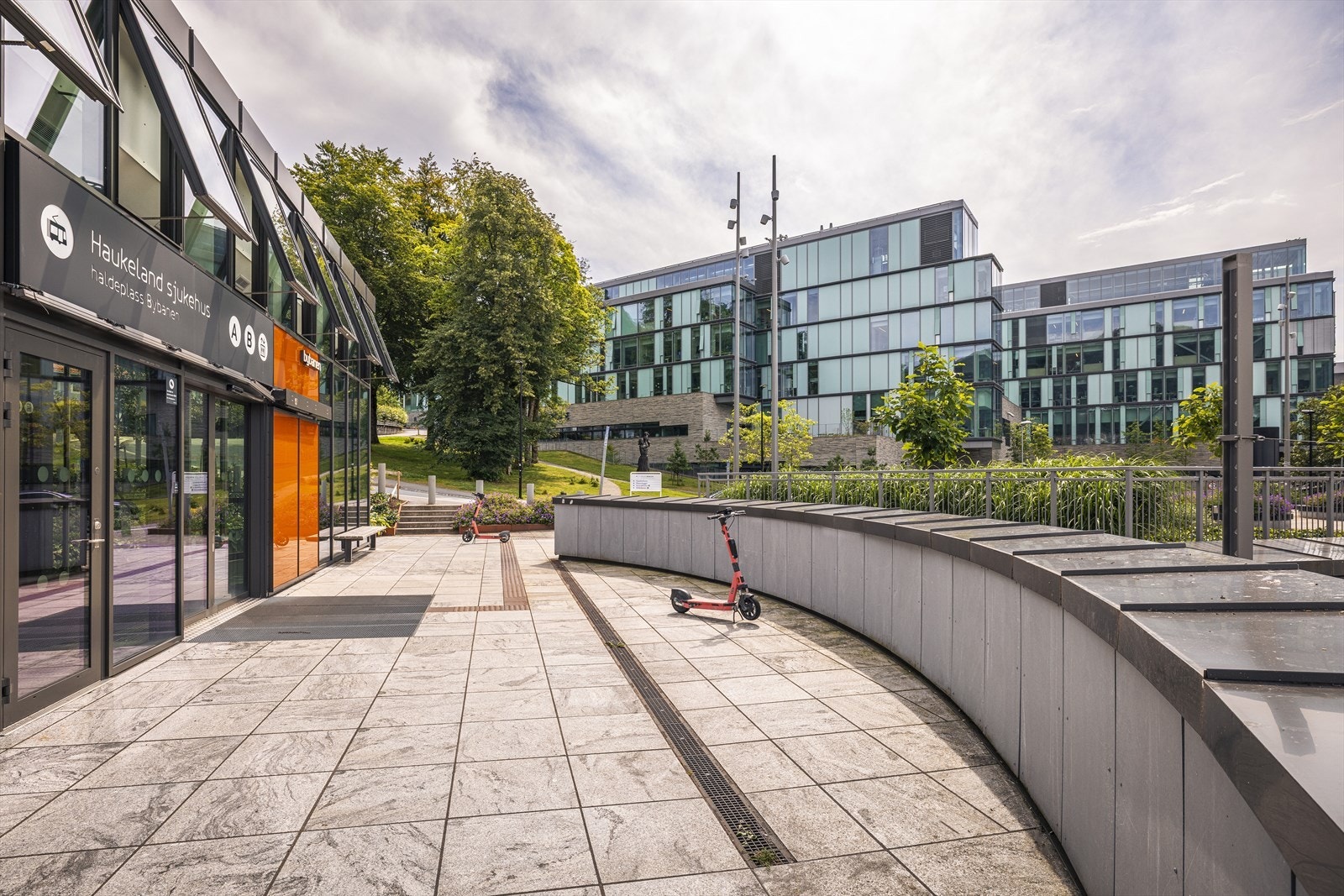 Bybane stoppet ved Haukeland sykehus. Galleribilde
