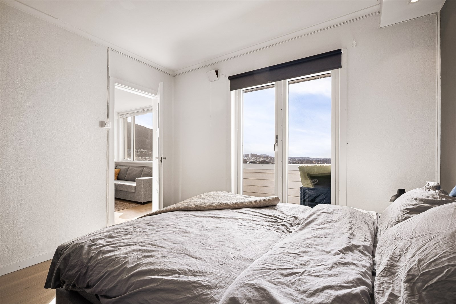 Adkomst til altanen fra soverom. Galleribilde