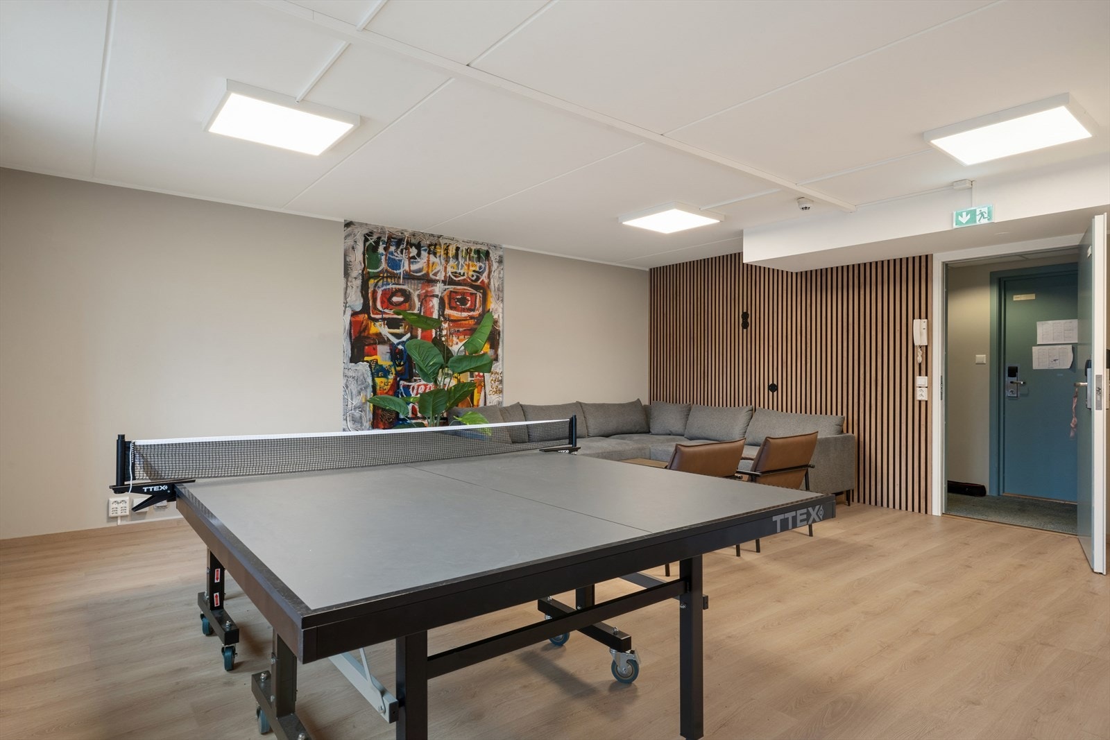 Fellesarealene er pent vedlikeholdt og gir ekstra rom for sosiale aktiviteter. Galleribilde