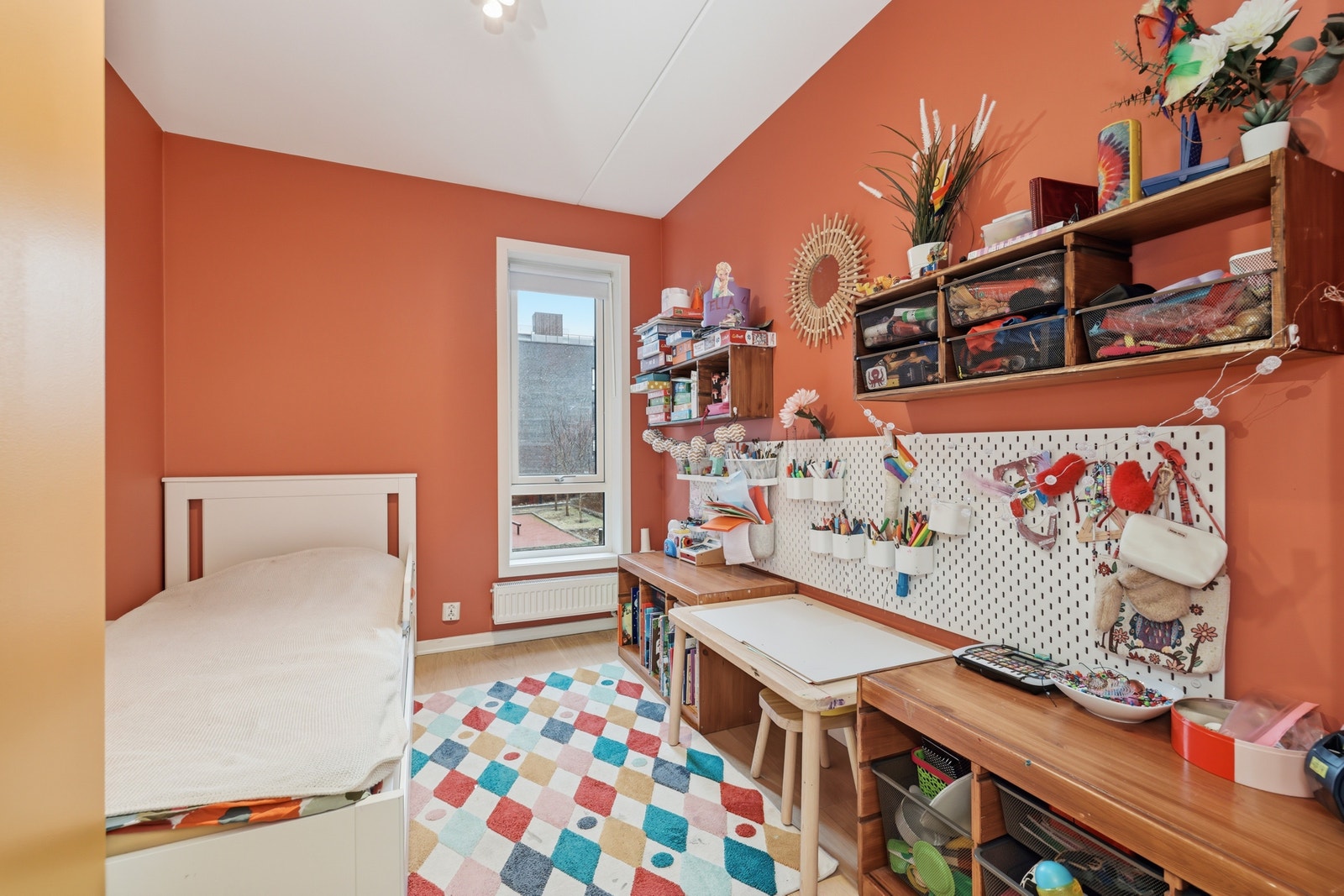 Soverom 3 med plass til blant annet enkeltseng. Galleribilde