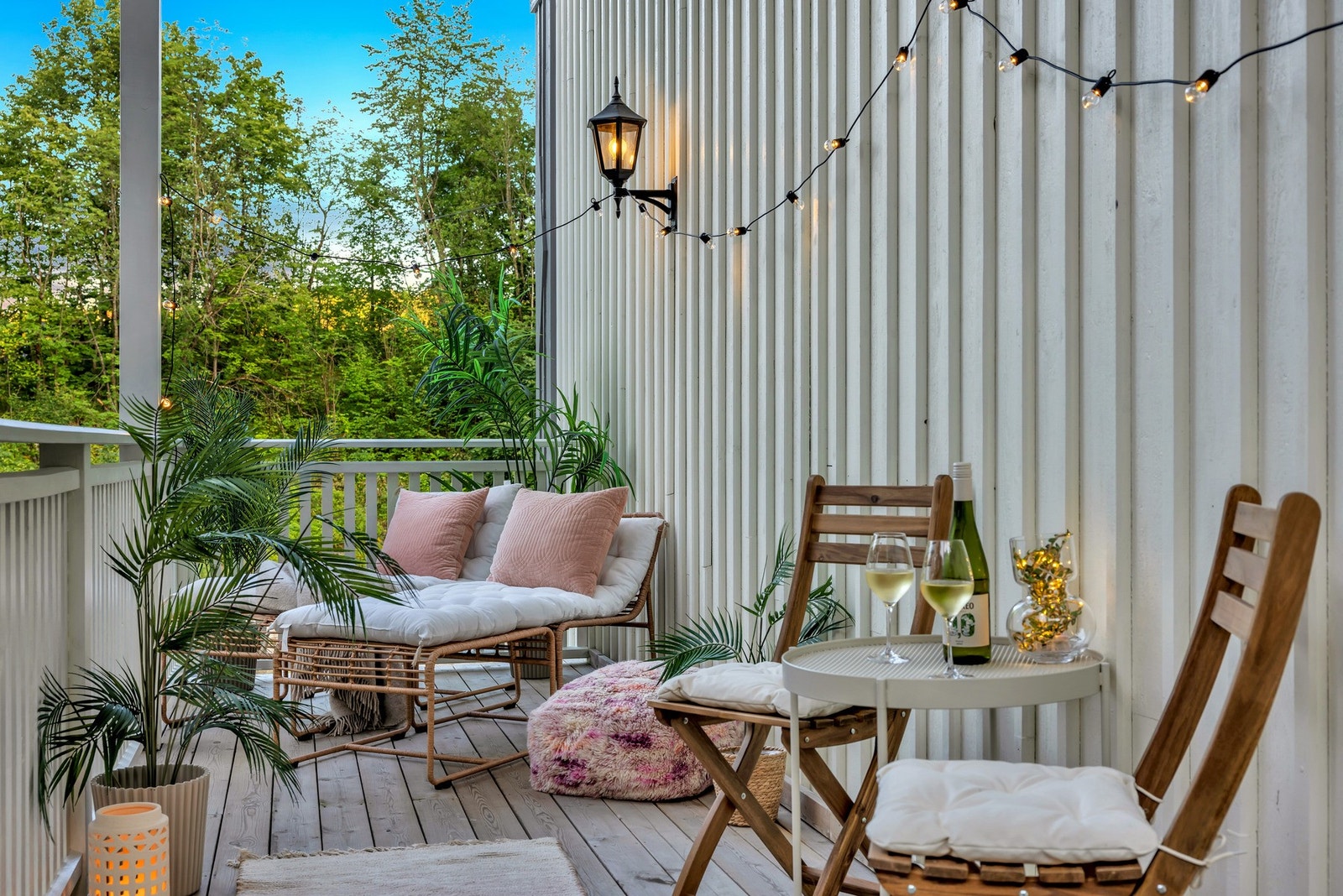 Her kan morgensolen nytes til lyden av fuglekvitring. Galleribilde