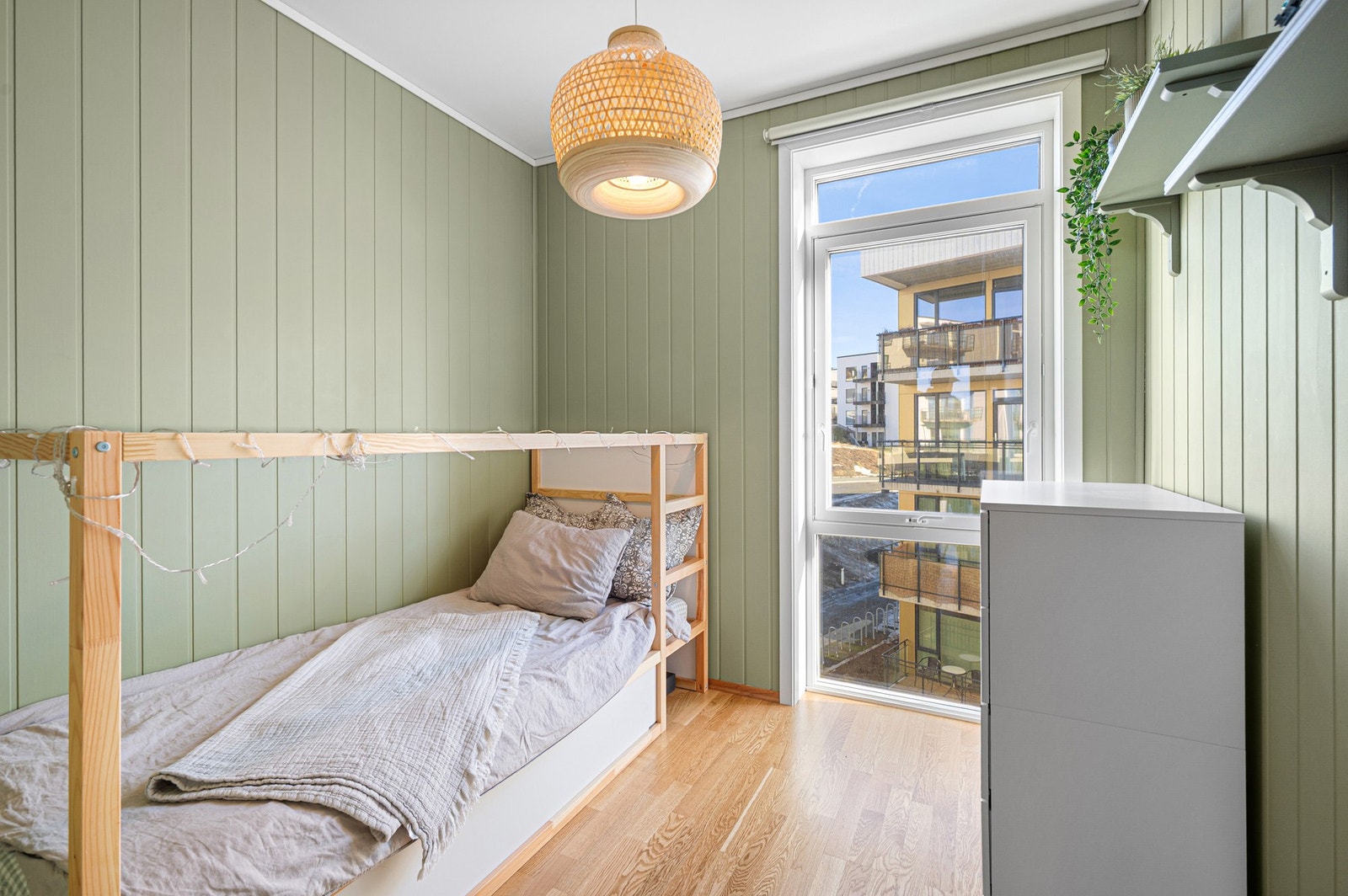 Adskilte soverom gir privatliv enten dere er to eller ønsker hjemmekontor eller gjesterom. Galleribilde