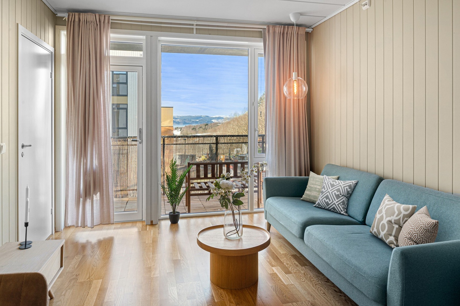 En meget flott 3-roms selveier beliggende i 4.etasje. Galleribilde