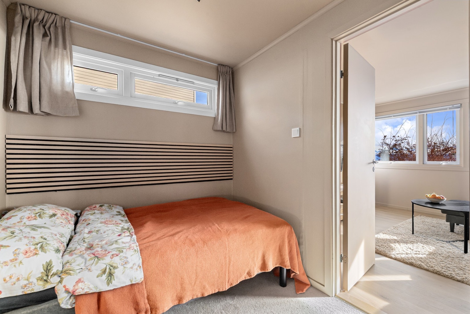 Sovealkove tilknyttet til stuen. Galleribilde