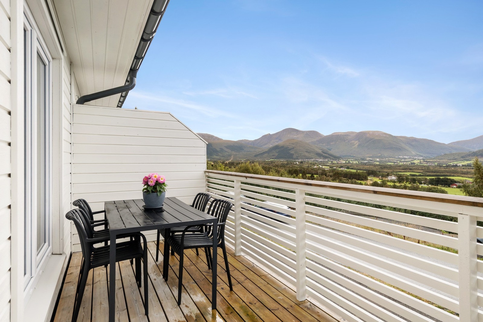 Veranda med utsikt (16m2) Galleribilde