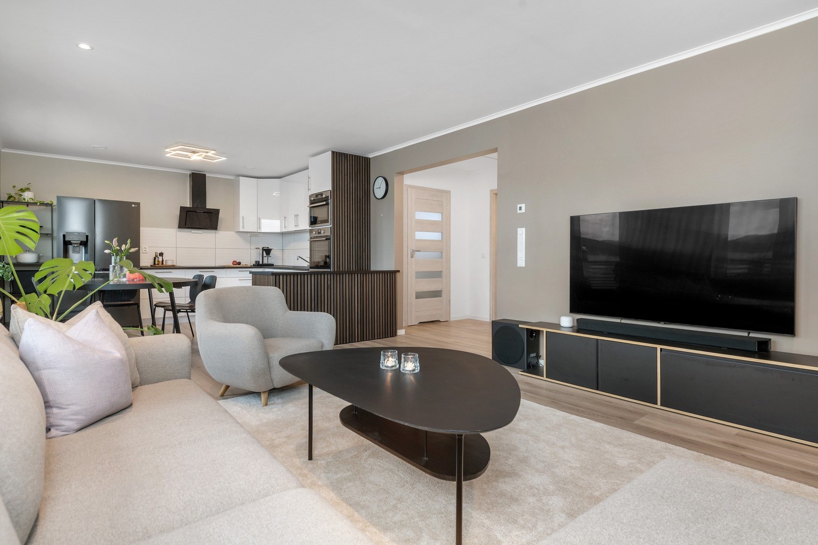 Lys og trivelig endeleilighet. Galleribilde