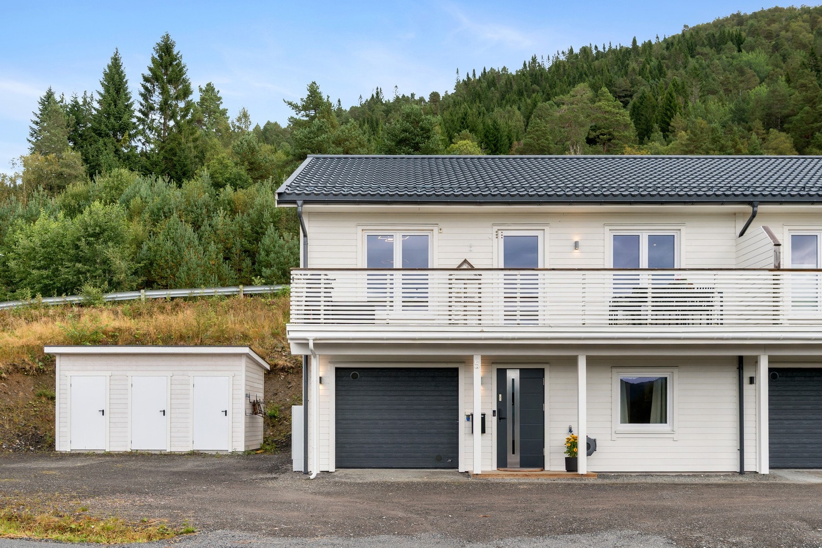 Det medfølger en sportsbod (5m2). Galleribilde