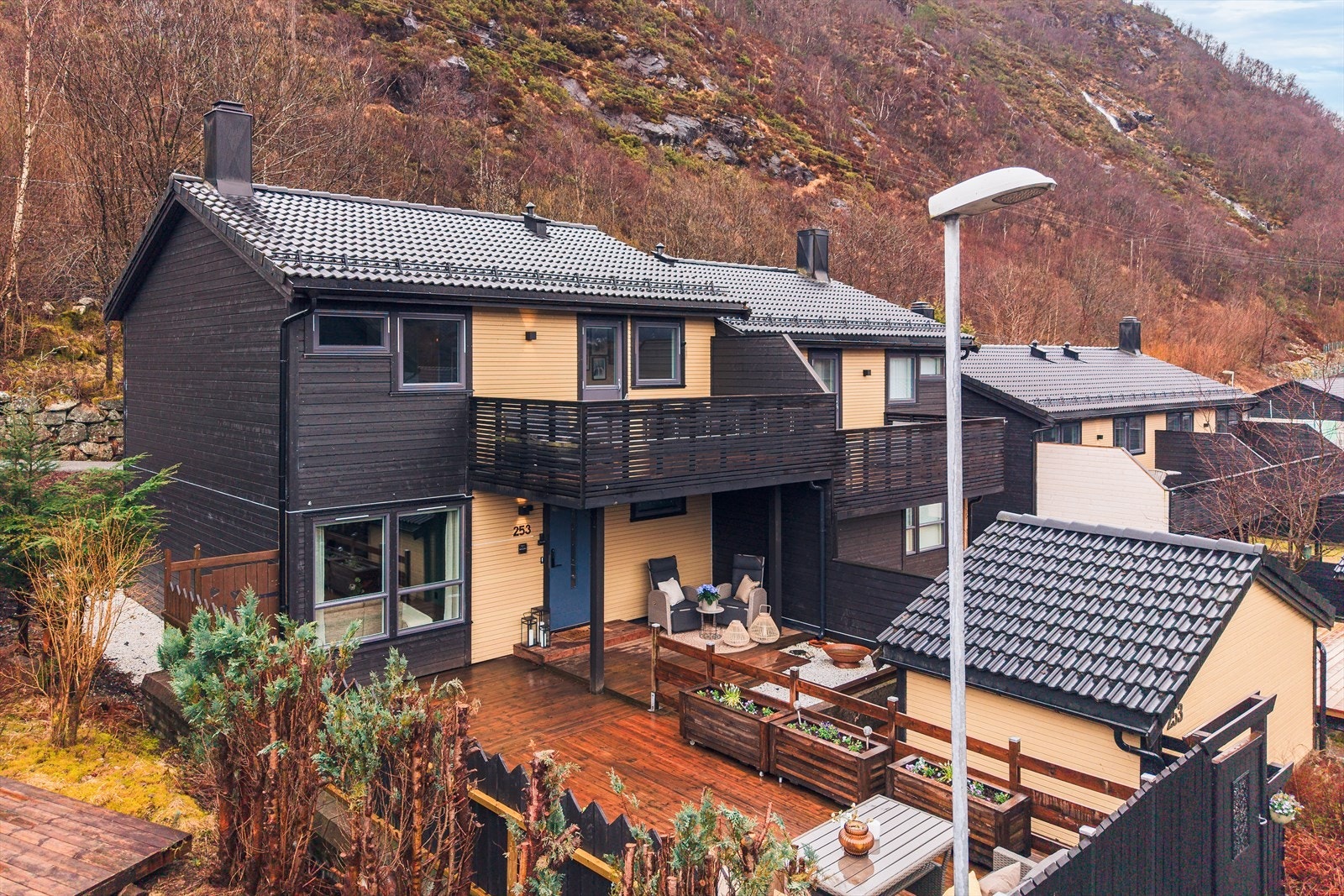 Velkommen til Stuajordet 253, presentert av Louise Reeh Øvretveit i Eiendomsmegler Norge Galleribilde