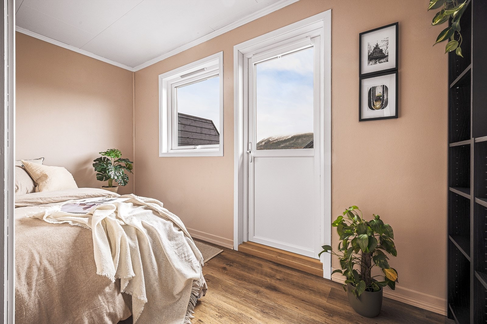 Soverom med utgang til balkong Galleribilde