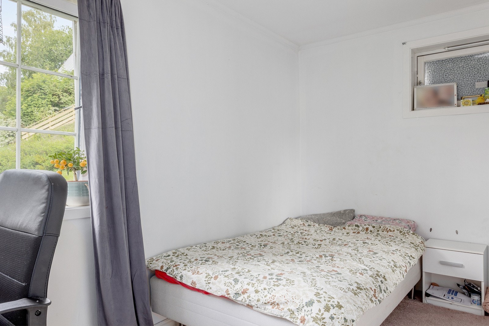 Soverom i hybel Galleribilde