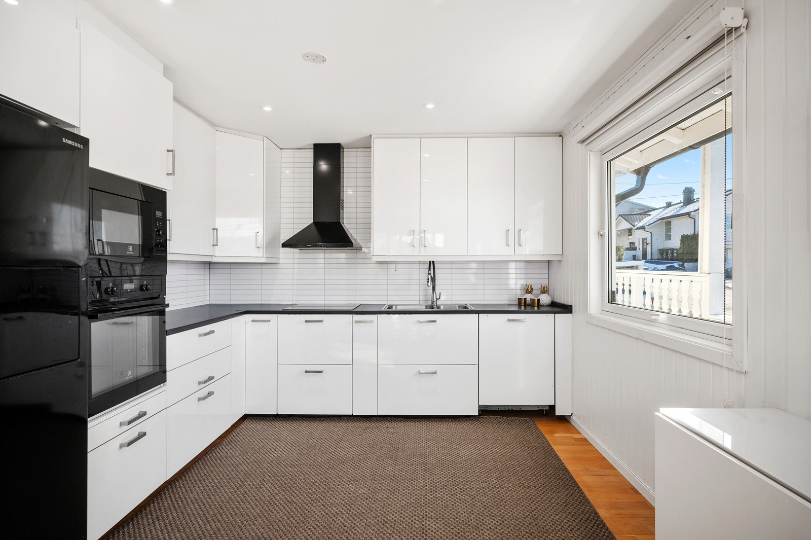 Kjøkkeninnredning fra IKEA med slette fronter fra 2014. Foto: Mats Even Omberg Galleribilde