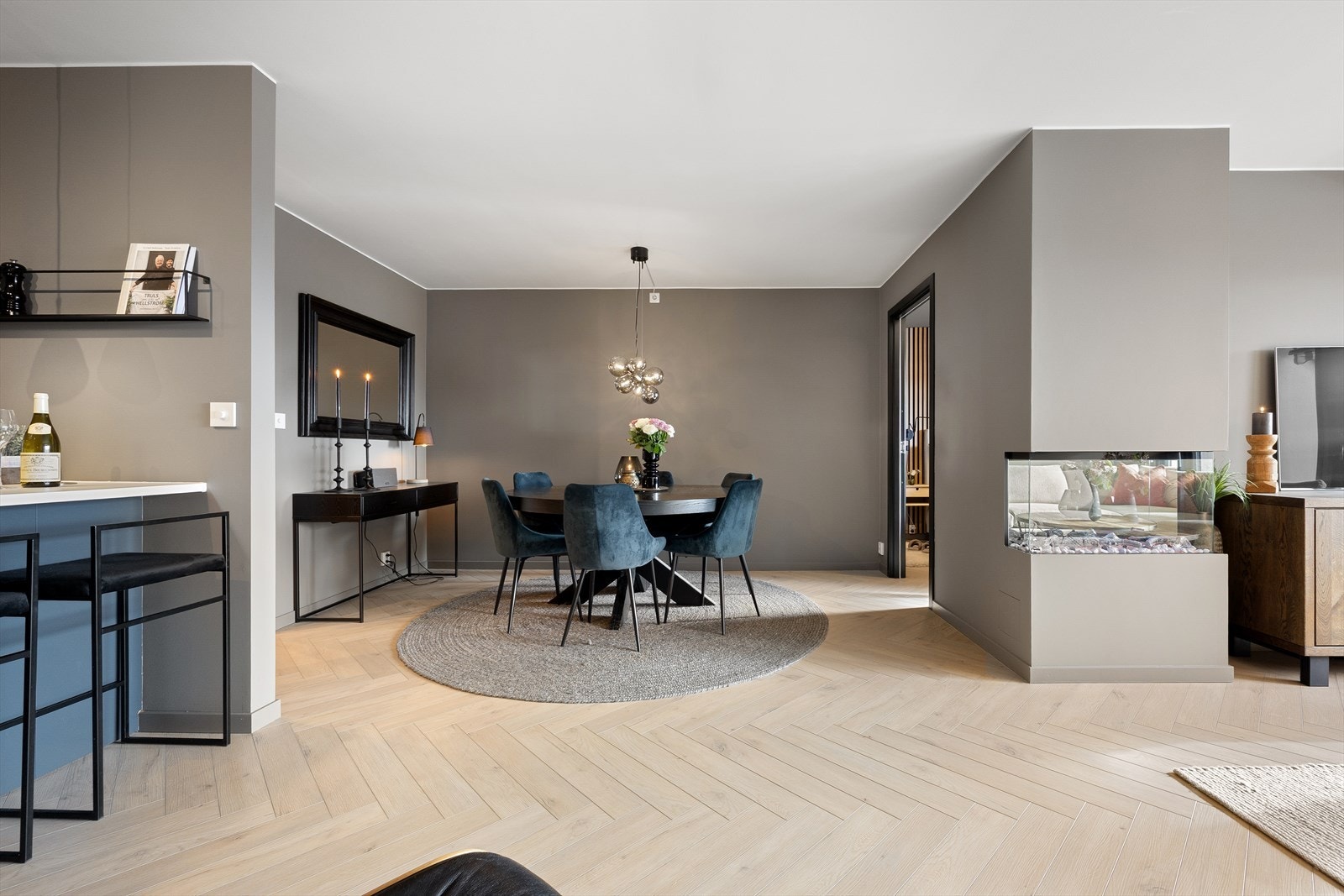 Spisestue. Galleribilde