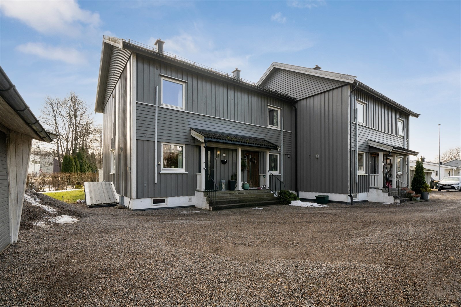 En ryddig og attraktiv ankomstsone som gir et meget godt inntrykk av boligen allerede ved første møte Galleribilde