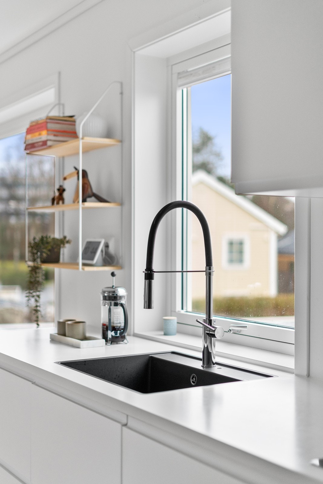 Nedfeldt vask for enkel rengjøring og renere utrykk. Galleribilde