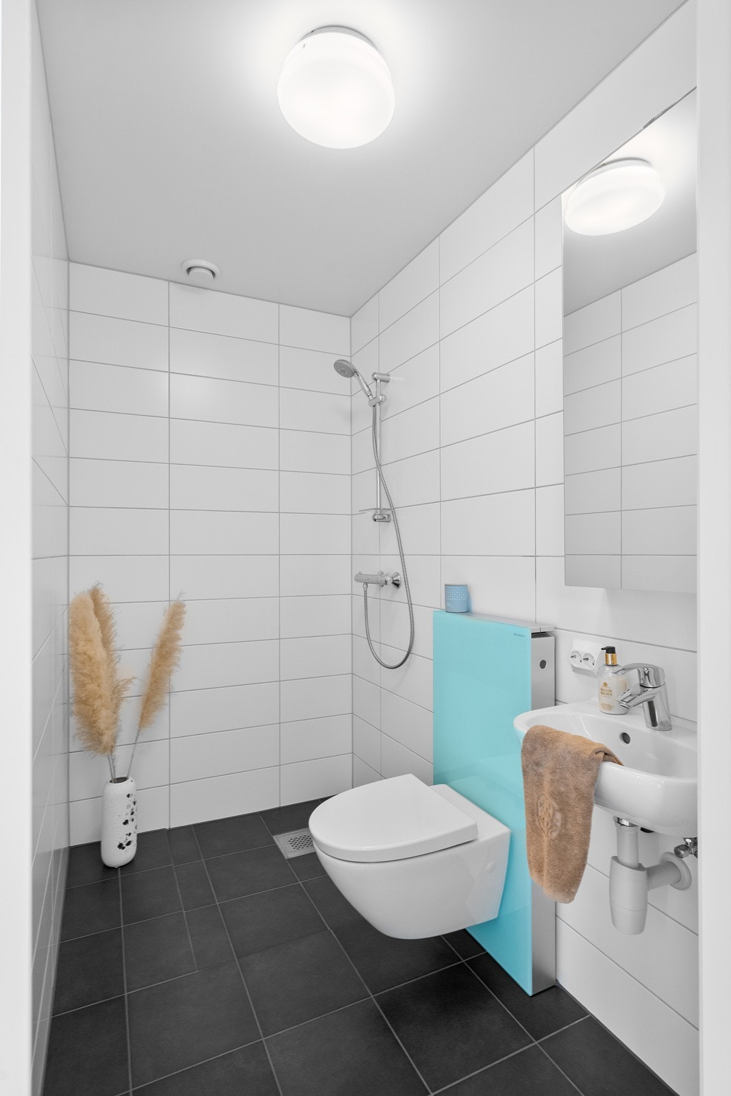 i 3. etasje er det også et helfliset bad Galleribilde