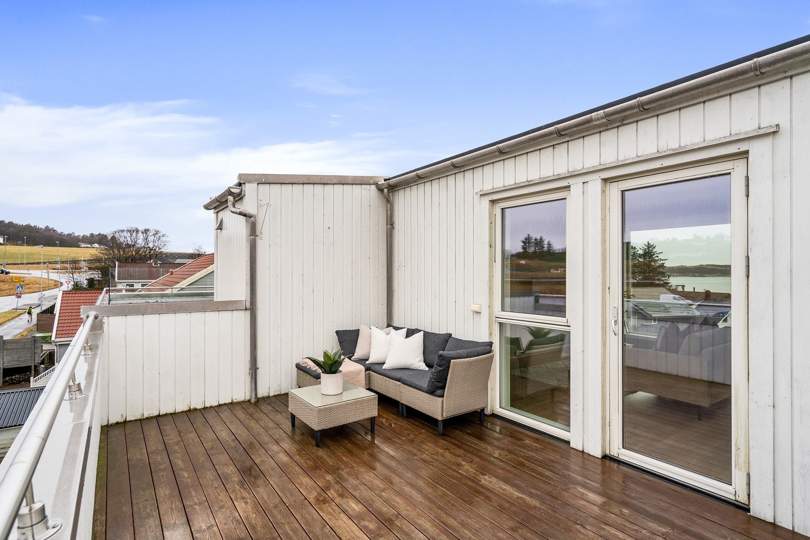 solrik balkong med tilkomst fra stue. Galleribilde