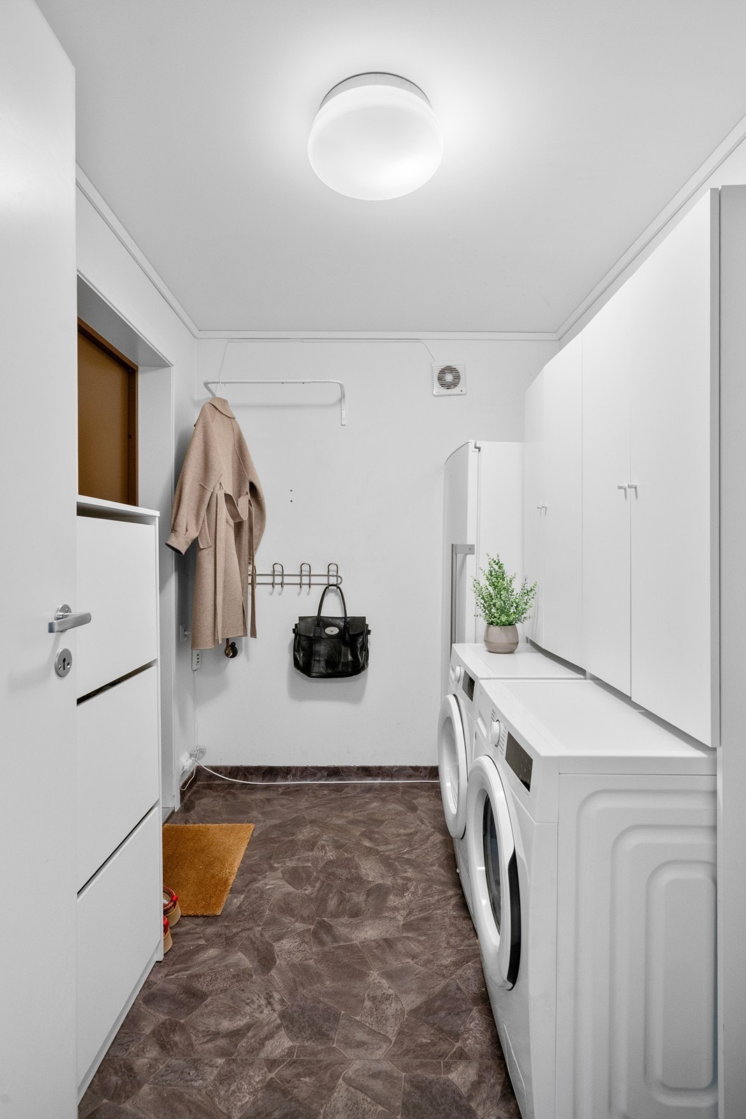 Vaskerommet har også egen inngang. Galleribilde