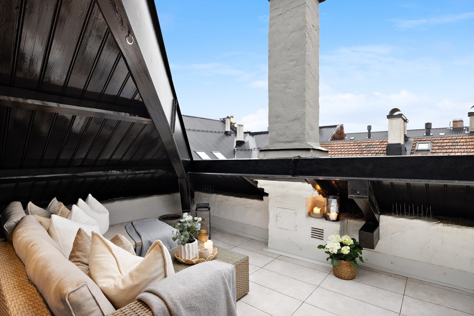 Eksklusiv 4-roms toppleilighet med skjermet, vestvendt takterrasse på hele 11 m². Galleribilde