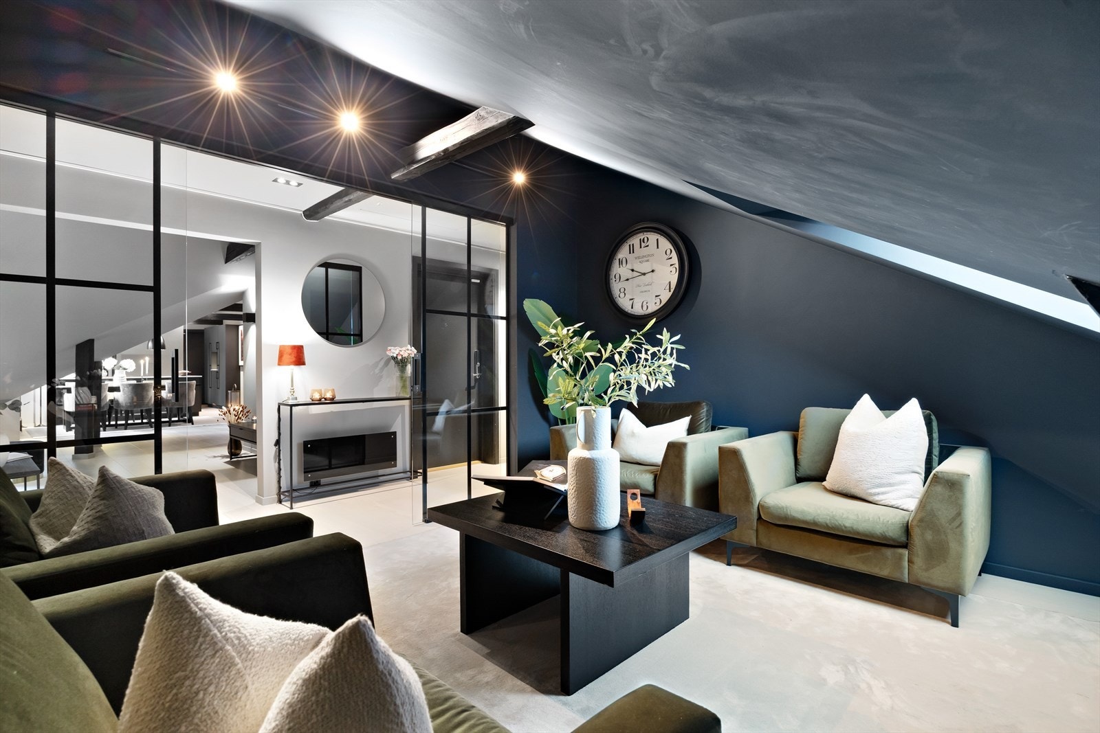 Den andre stuen er også av god størrelse med gode møbleringsmuligheter. Galleribilde