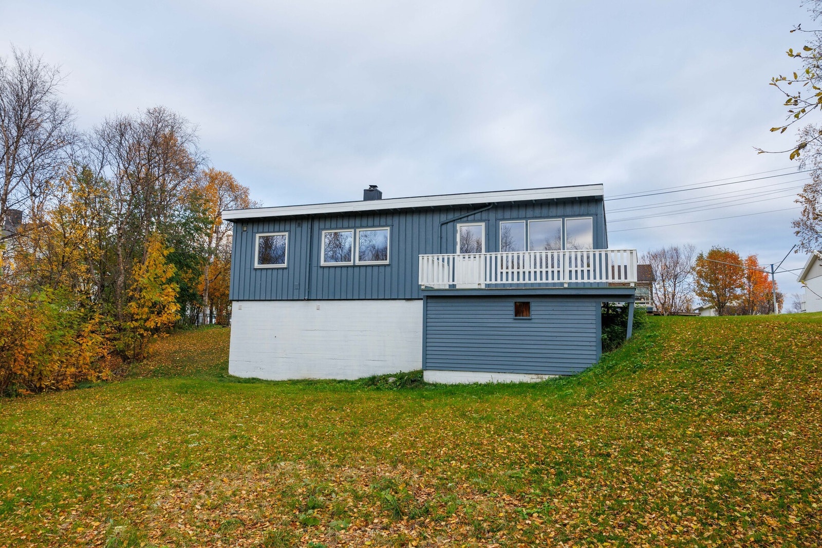 Bod under terrasse for oppbevaring Galleribilde