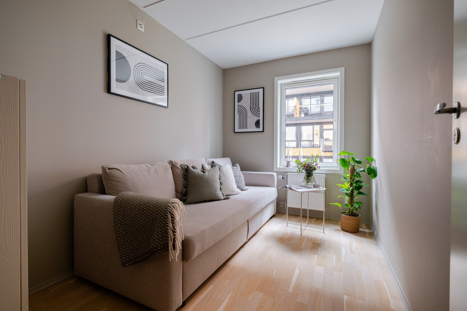 Soverom to har også plass til seng og tilhørende møblement. Galleribilde