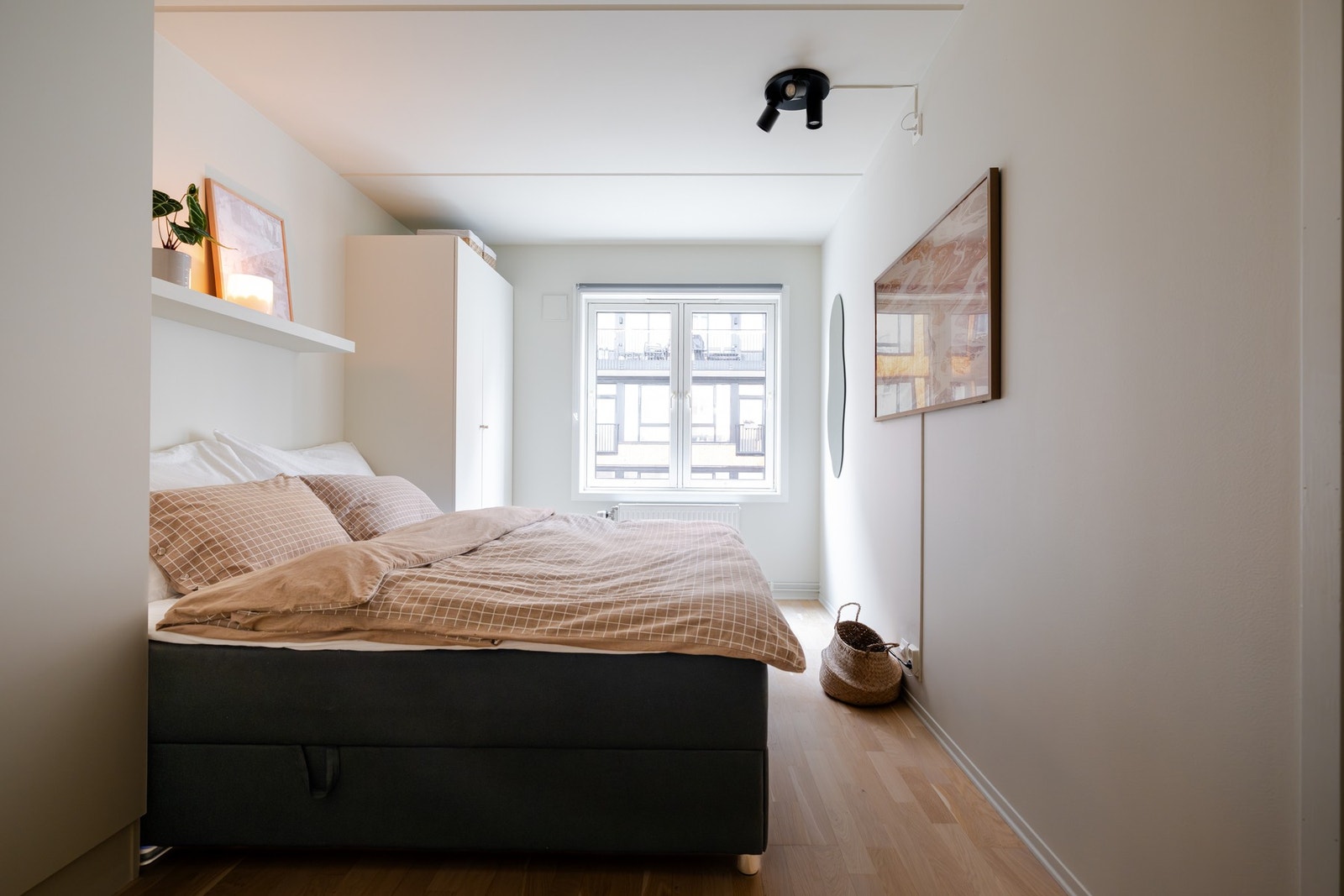 God plass til dobbeltseng. Galleribilde