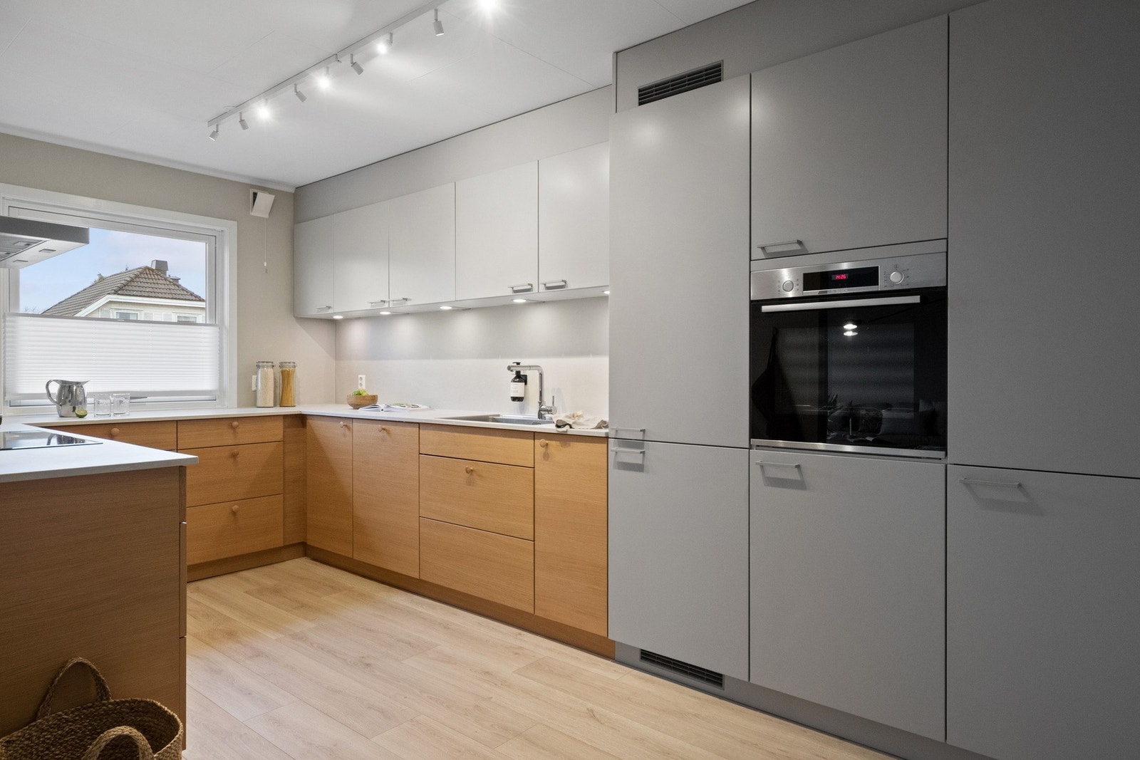 Her har du et flott og moderne kjøkken fra 2021. Galleribilde